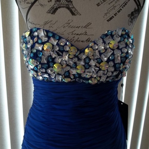 *FINAL PRICE* Stunning Blue Strapless Embellished Formal Gown 8 - Picture 4 of 8